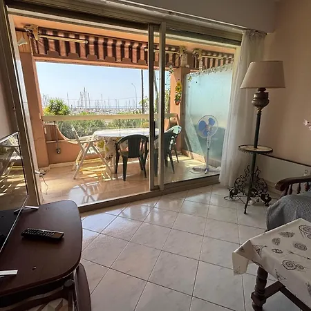 - Piscine Et Vue Sur Le Port *