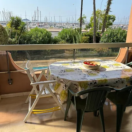 - Piscine Et Vue Sur Le Port * Menton