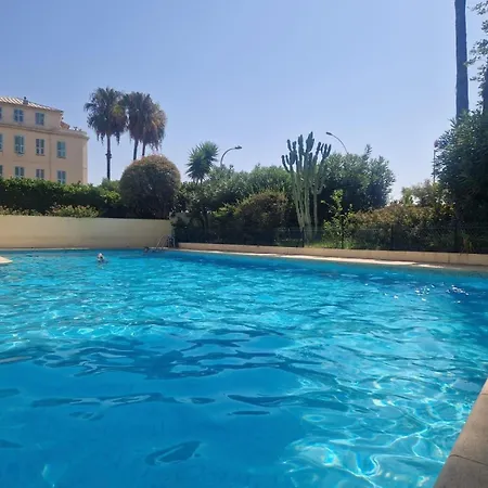 - Piscine Et Vue Sur Le Port * Menton