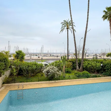 - Piscine Et Vue Sur Le Port Menton