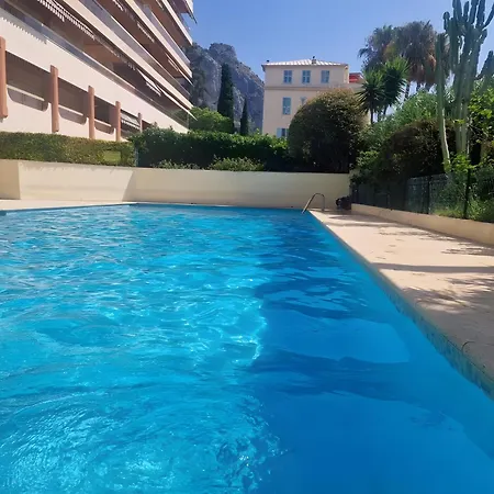 Nyaraló - Piscine Et Vue Sur Le Port