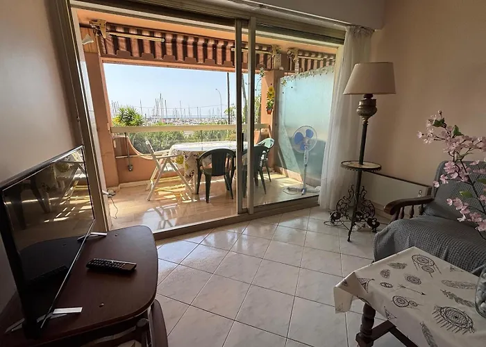 - Piscine Et Vue Sur Le Port *