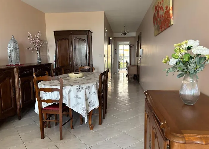 - Piscine Et Vue Sur Le Port * マントン