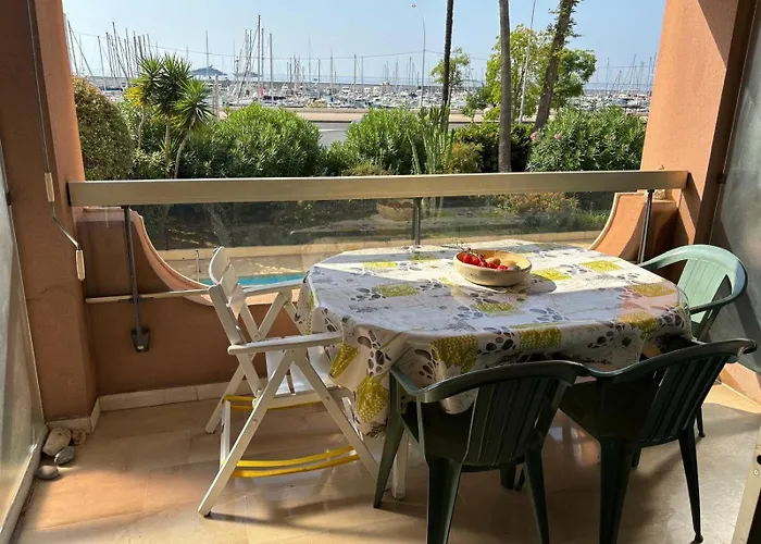 - Piscine Et Vue Sur Le Port * 芒通