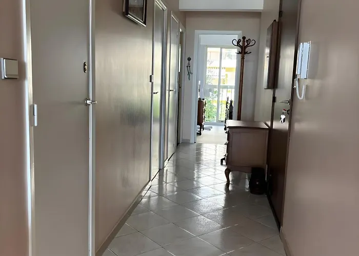 - Piscine Et Vue Sur Le Port 芒通