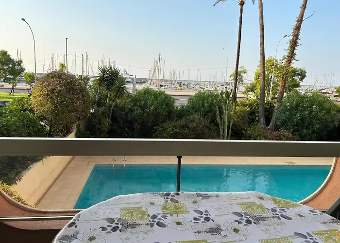 - Piscine Et Vue Sur Le Port *